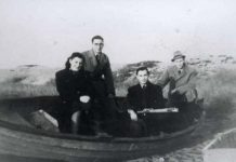 danish-jews-arrive-in-Sweden-black-white-boat-sea-men-women-World-War-