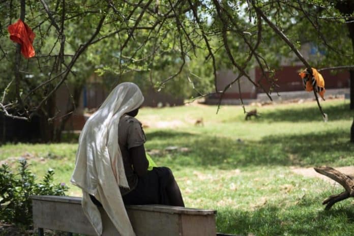 girl-veil-white-Kenya-Uganda