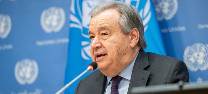 Guterres opfordrer til, at bidrag genoprettes. FN-foto/Mark Garten