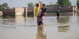 Udløst af voldsomme monsunregn oversvømmede 2022-floderne en tredjedel af Pakistan. Foto: UNICEF/Saiyna Bashir