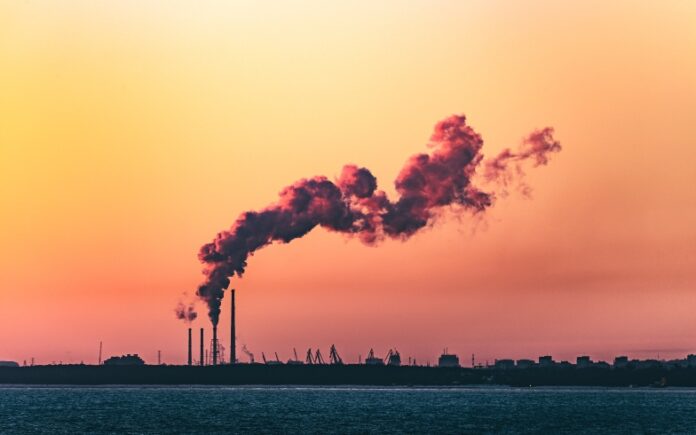 Factory/fossil fuel photo: © Marek Piwnicki / Unsplash