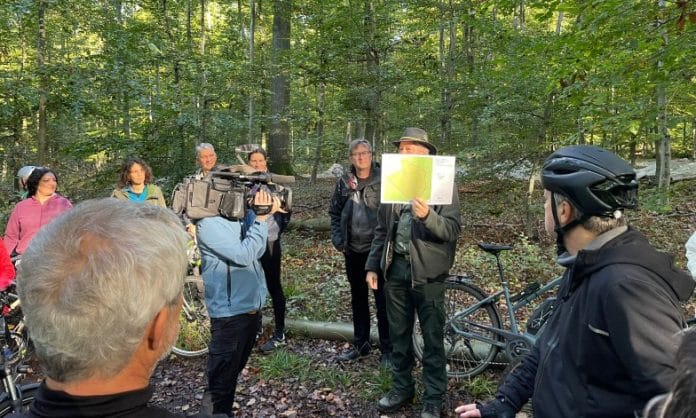 Presentation by forest rangers durning the Sonian Forest bike ride