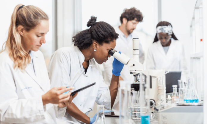 Women in science lab