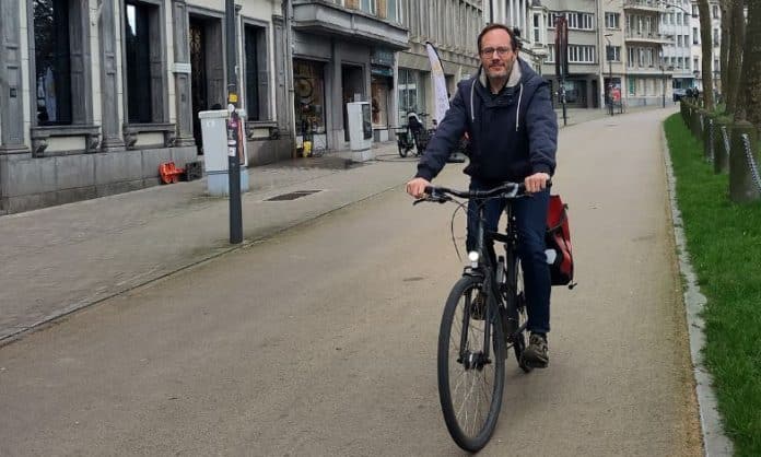 Man cycling in the city