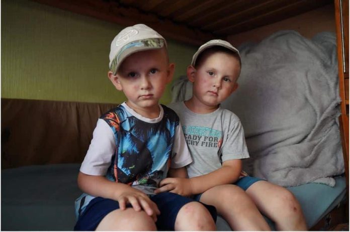 Displaced children in the Kharkiv region of Ukraine. © UNHCR/Iryna Tymchyshyn