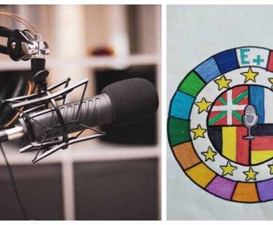 Un micro et un casque de radio et le dessin d'un logo Erasmus +