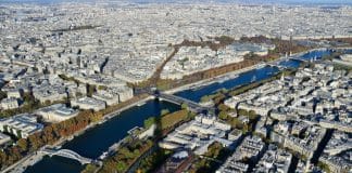 gestion de l'eau la Seine à Paris recoit une énorme quantité d'eaux usées