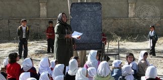 Afghan Primary School Children Attend Classes