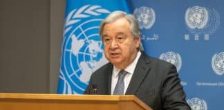 UN Photo/Mark Garten Il Segretario generale António Guterres informa i giornalisti sull'Iniziativa del Mar Nero. "Abbiamo alcuni sviluppi positivi e significativi: la conferma da parte della Federazione Russa di continuare a partecipare all'Iniziativa del Mar Nero per altri 60 giorni", ha dichiarato il Segretario generale.