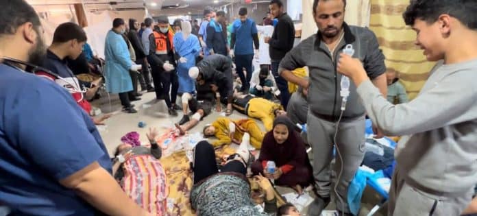 OMS e i partner consegnano aiuti a due ospedali di Gaza in missioni ad alto rischio. Credits: WHO