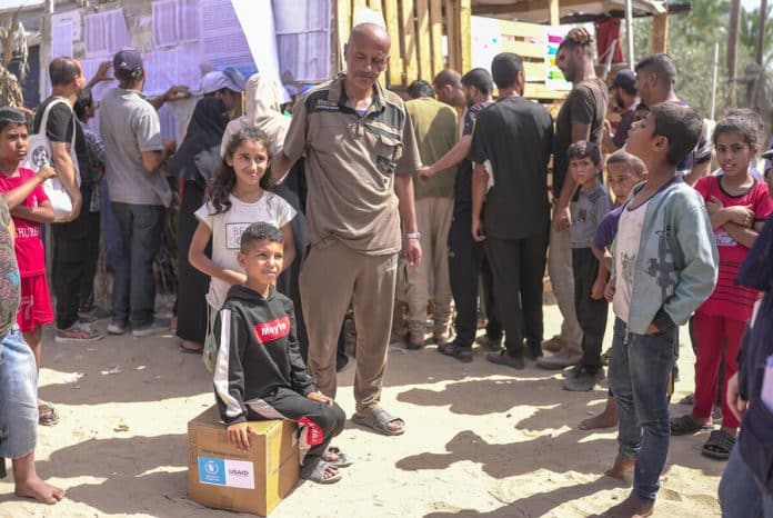 A distribution of high-energy biscuits from WFP in Gaza.