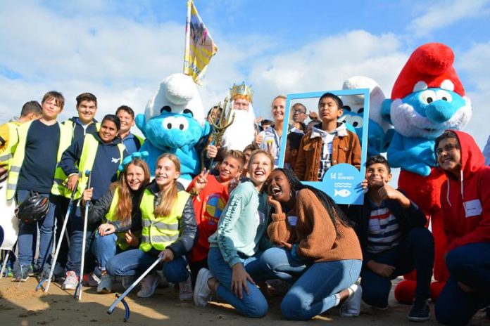 EU/UN Smurfs beach clean up