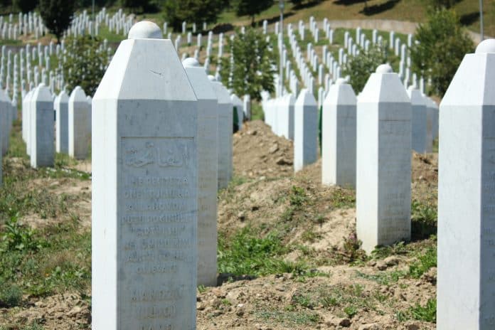 Graver i Srebrenica. Foto: Magdalena Otterstedt/Unsplash